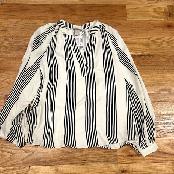 H&M Black and White Balloon Long Sleeve Blouse with Mandarin Collar - Picture 3 of 7